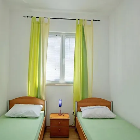 Apartman Sarajevo - Two Bedroom With Terrace And Balcony Vodice