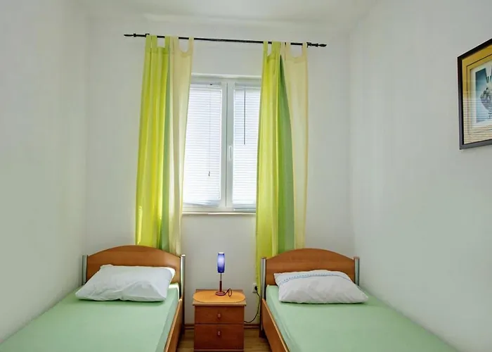 Apartamento Sarajevo - Two Bedroom With Terrace And Balcony Vodice